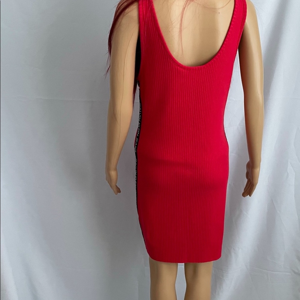 Ribbed graphic bodycon dress - Picture 8 of 8